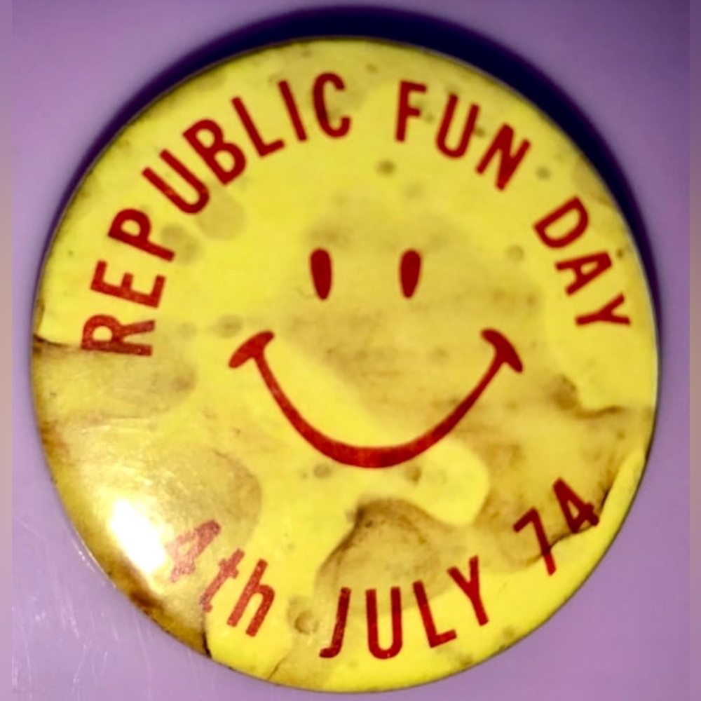 Rare July 4 1974 REPUBLIC FUN DAY Pinback Button Vintage Antique Pin Michigan